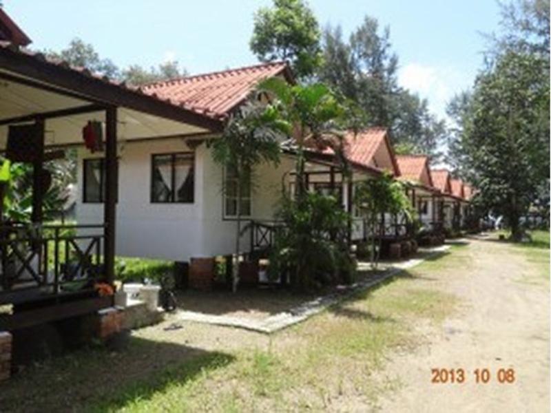 Sand Beach Bungalow Hotel 3*